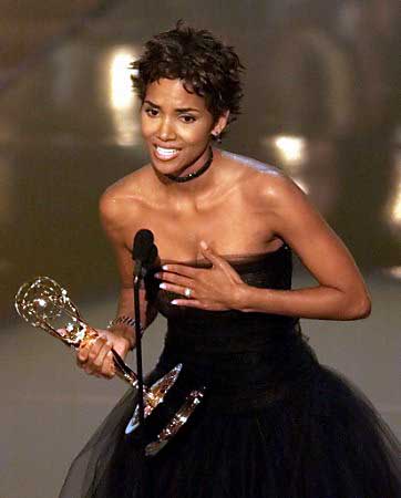 Halle Berry with Emmy 2, by Adrees Latif/Reuters